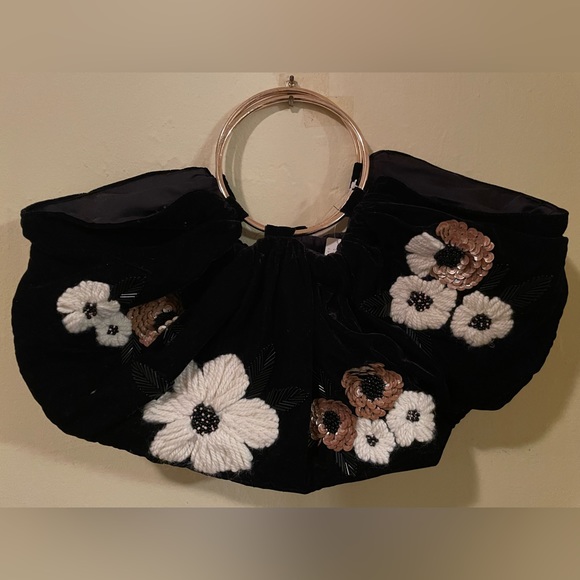 Anthropologie floral half moon velvet handbag NWT - Picture 3 of 8